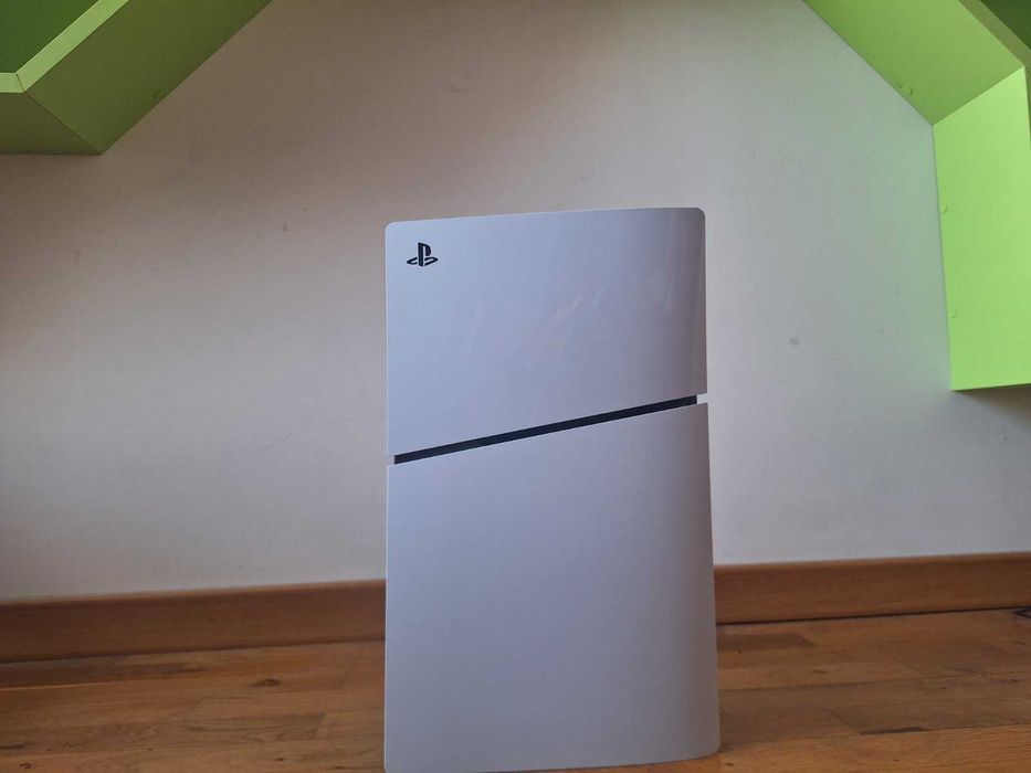 PlayStation 5 Slim disc edition 1TB + оригинален DualSense контролер + игра