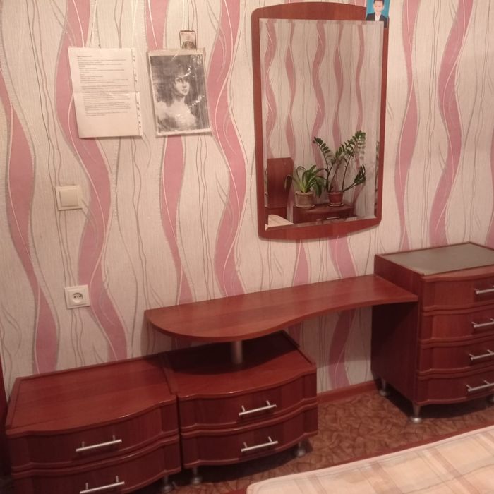 Продам мебель б/у, и морозильник