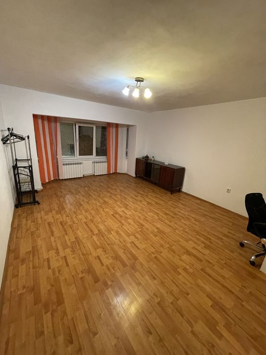OCAZIE RARĂ – Garsoniera cât un apartament+ boxa generoasă, TULCEA