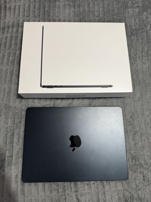 MacBook Air M2  в отличном состоянии