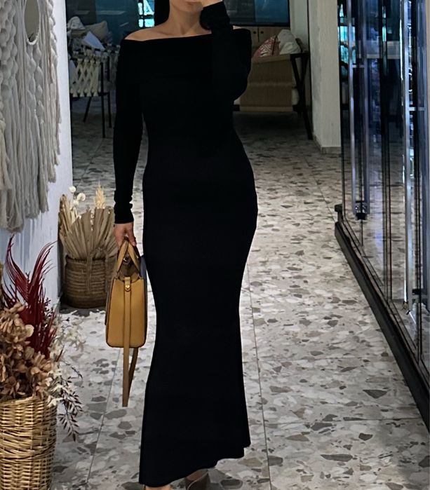 Продам черное платье , размер с-м