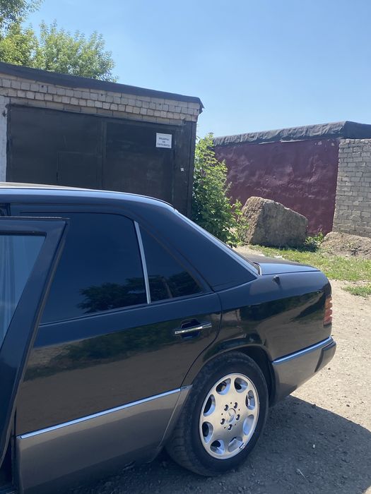 Продам мерс 124 2,2