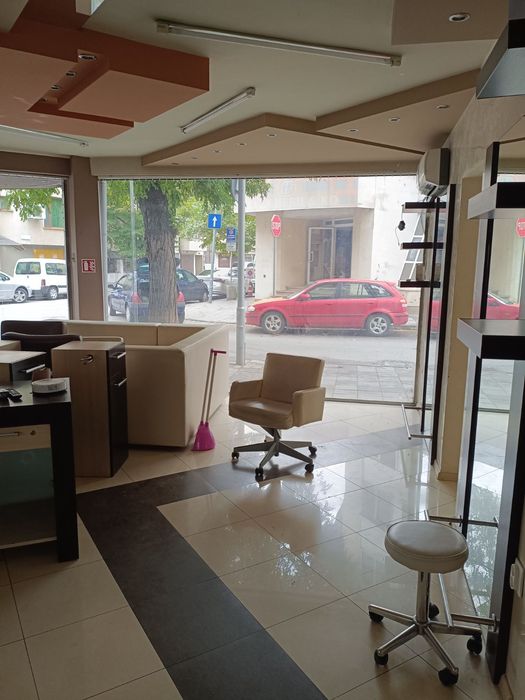 Дава се под наем Офис в Пловдив, Кършияка - 100 кв.м за 765 € - Снимка #2