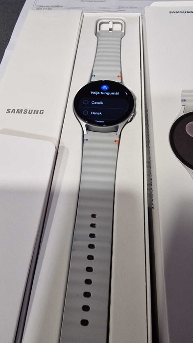 Часовник Samsung Galaxy Watch7 44mm 1г гаранция + резервна каишка
