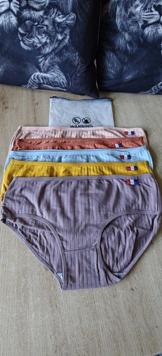 Чисто нови бикини