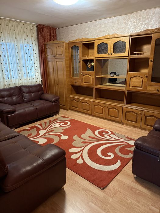 Închiriez ap. 2 cam.,decomandat,zona de sus,str.Belvedere