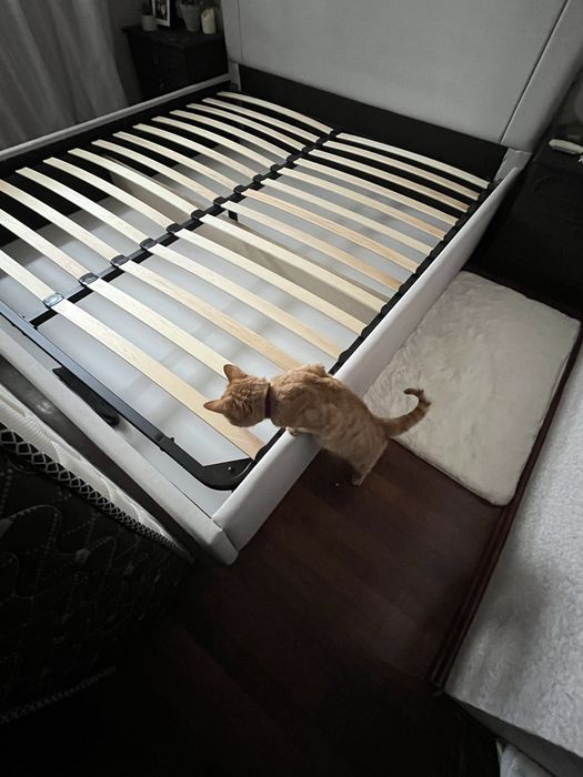 Продам двуспальную кровать