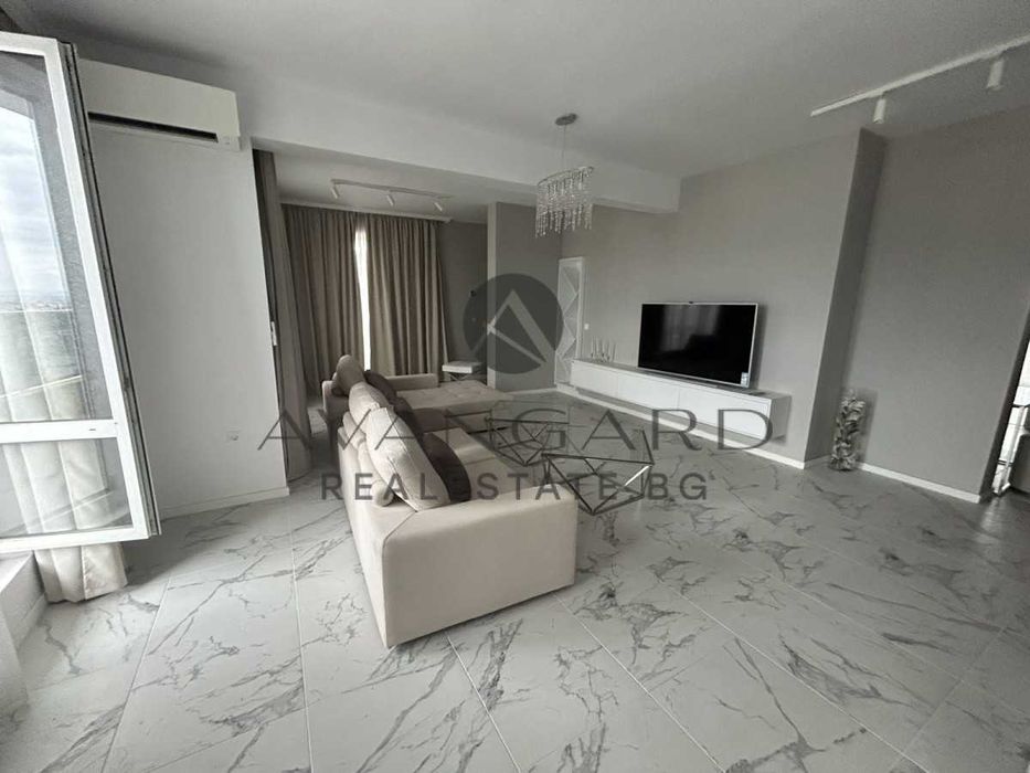 Продава се Четиристаен апартамент в Пловдив, Христо Смирненски - 194 кв.м за 1547 €/кв.м - Снимка #1