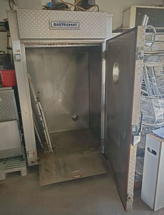 Celulă de afumare profesională BASTRAMAT completă, din inox, excelentă
