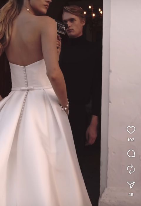 Rochie de mireasa cu trena (si cu prindere speciala pentru trena)