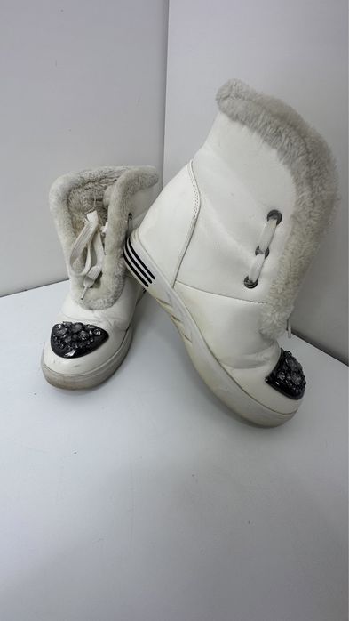 За все 4 пары 25.000