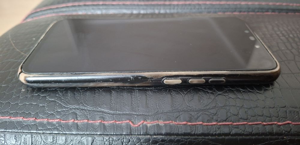 Продам телефон HUAWEI Mate 20 lite.