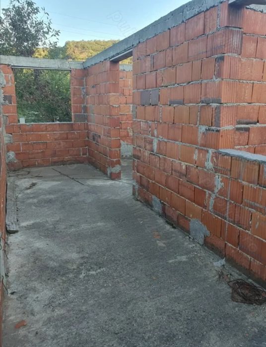 Casă de vânzare la roșu