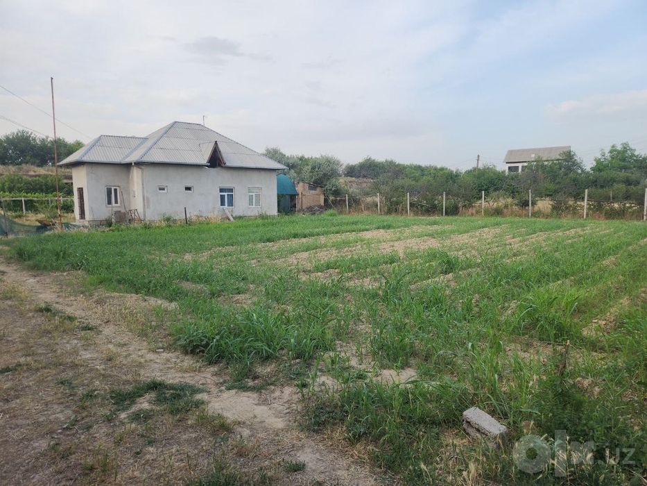 Продаётся дача у реки Ангрен