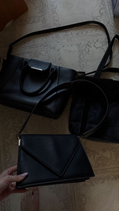 Отдам сумки, замки рабочие