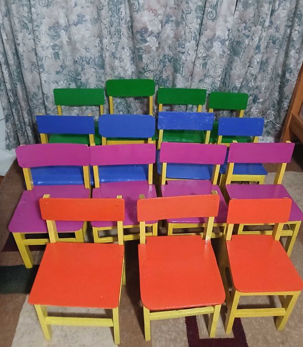 Детские стульчи, дерево.