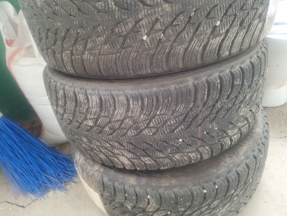 Зимние шины в отличном состоянии