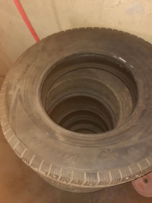 Продам зимние покрышки