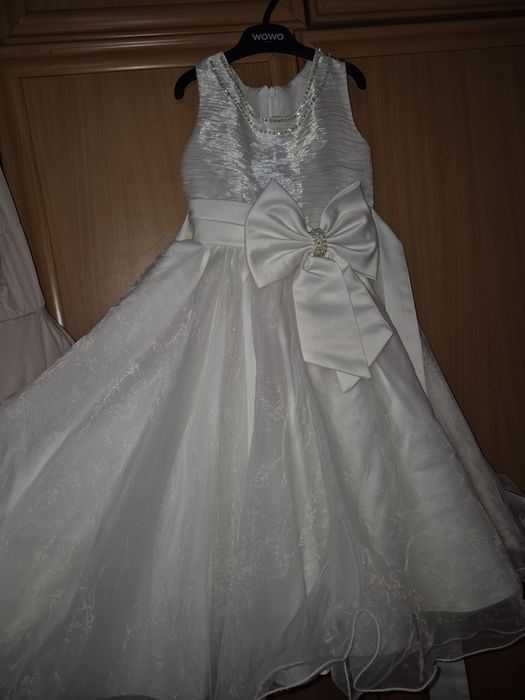 Продам платья нарядные