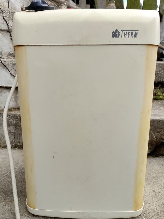 Продавам бойлер  5лтра