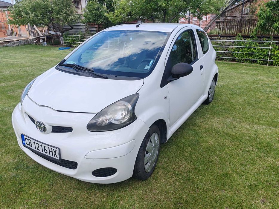 Toyota AYGO, 1.0 куб., 2012 г.