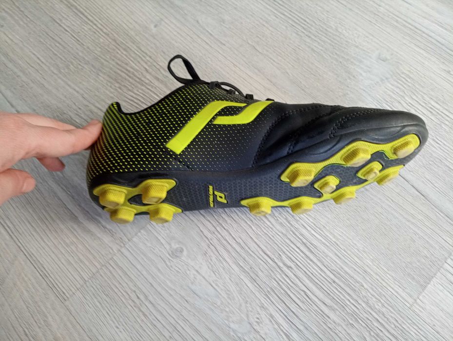 Маратонки за футбол