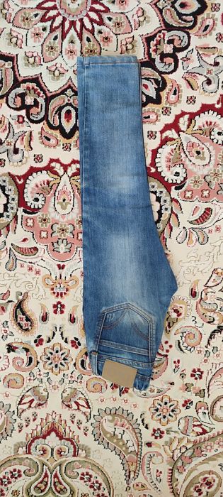 Продам детские джинсы