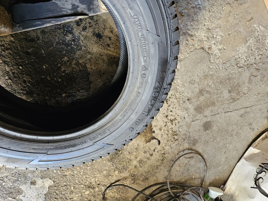 2 anvelope iarna 215 65 16C Semperit 8mm