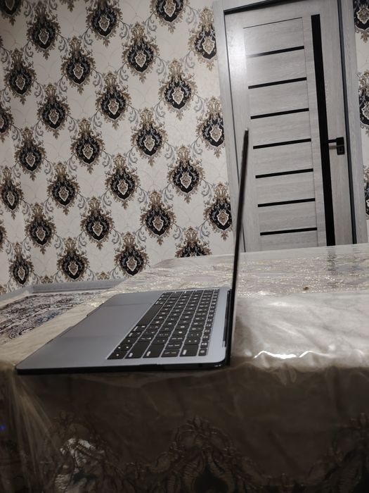 Mac booc 13 inch, 2017,Two Thunderbolt 3 ports