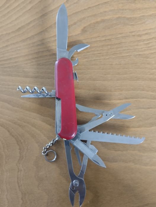 Лот швейцарски ножчета