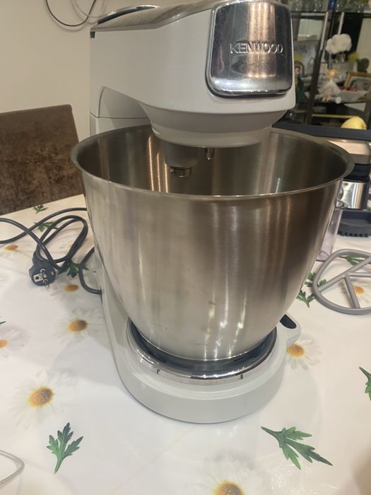 Продам KENWOOD Titanium Chef Baker XL
