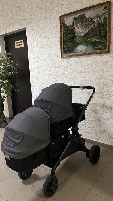 Коляска для двойни Evenflo Pivot Xpand