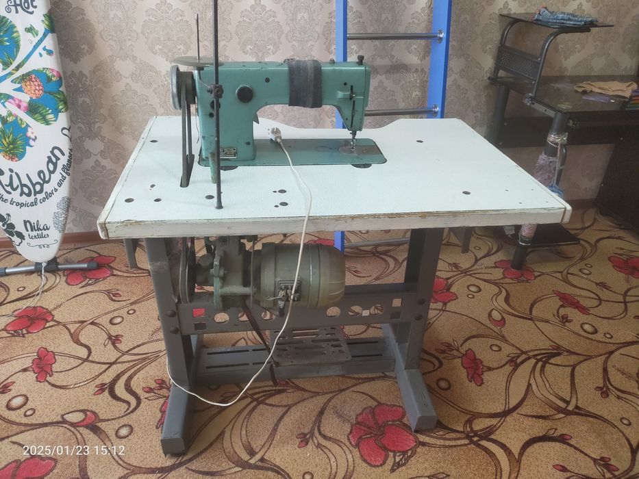 Машинка швейная от 220В.