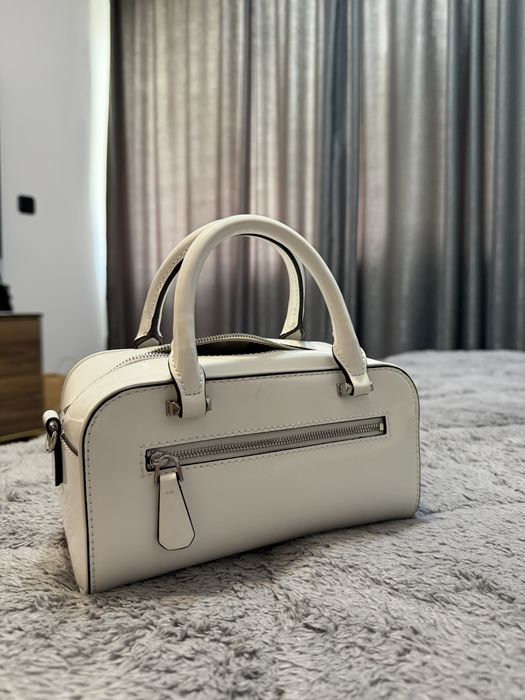 Дамска чанта Guess