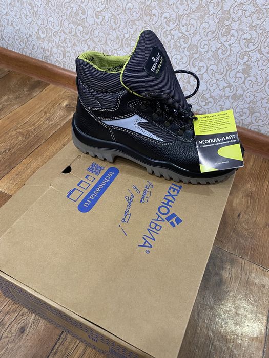 Продам ботинку фирменные