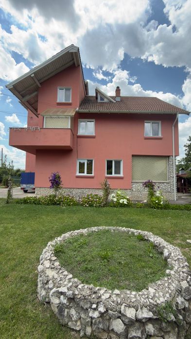 De închiriat casă! Prețul este in euro