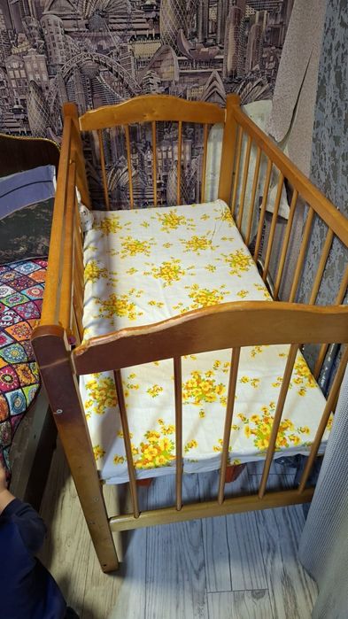 Кроватка детская с матрасом