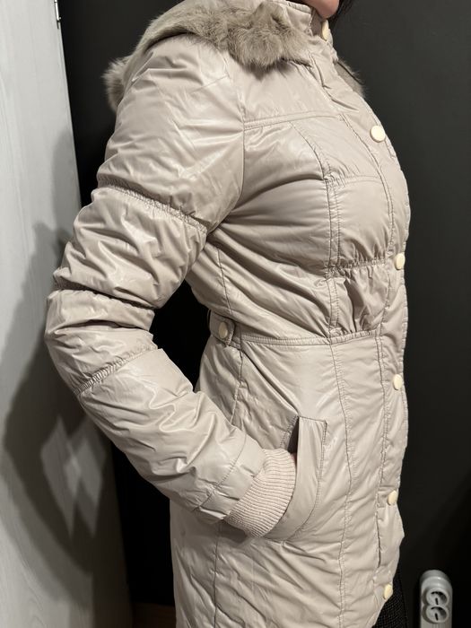 Зимно яке с качулка от естествен пух