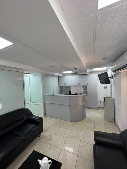 Ofis sotiladi ichida ijarаchi bor !!!