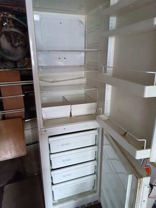 Продам холодильник морозильник