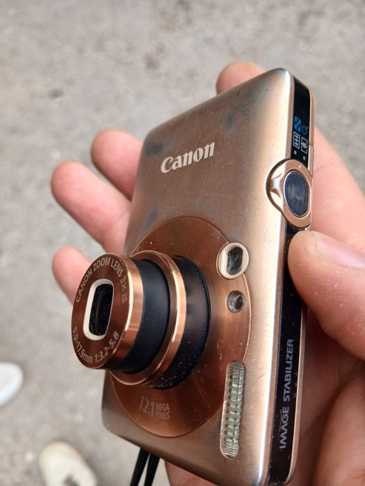 Canon Digital ixus 100 is