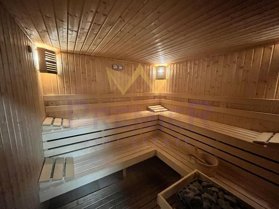 Хотел в Добрич, област-гр.Балчик площ 2000 цена 900000