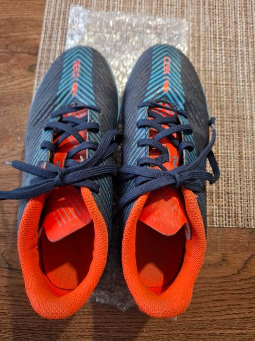 Детски футболни обувки