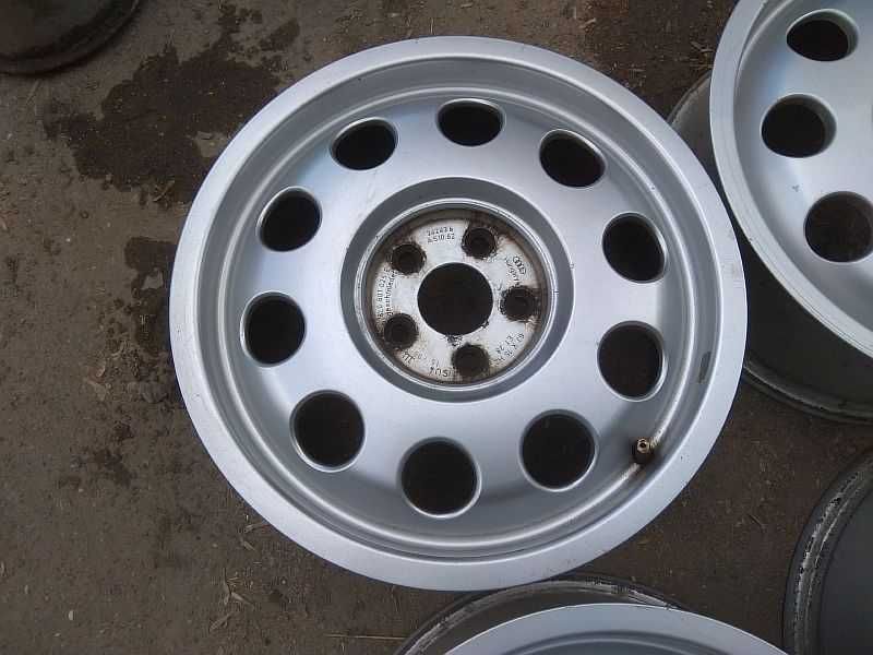 Продам оригинальные легкосплавные диски на Audi