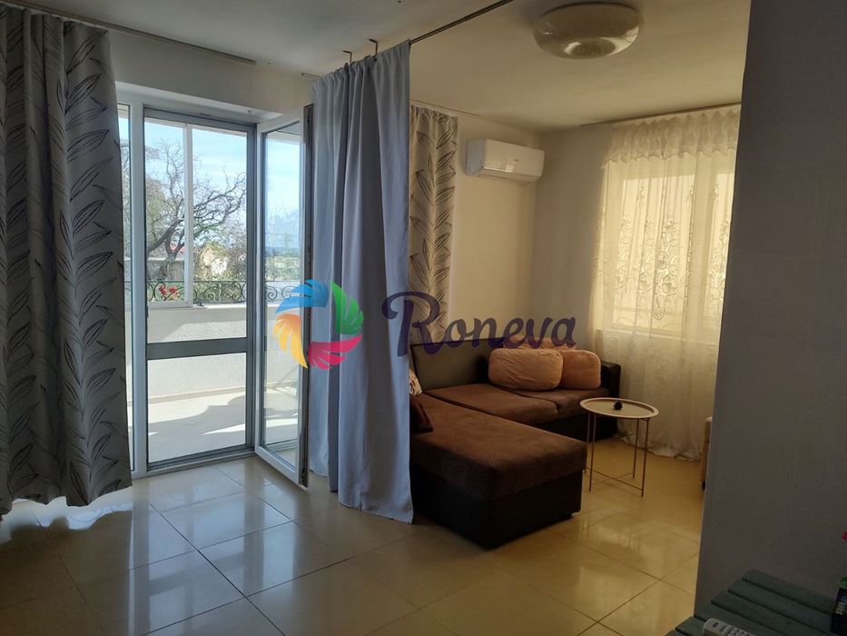 Продава се Двустаен апартамент в к.к. Св.Св. Константин и Елена - 65 кв.м за 1256 €/кв.м - Снимка #1