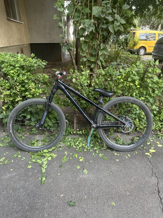 Vând dirt jumper
