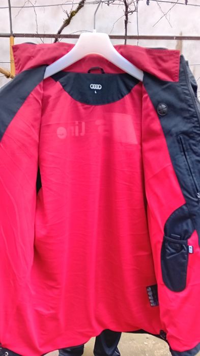 Jacheta Audi impermeabilă