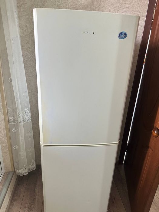 Холодильник Samsung