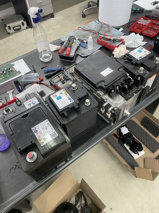 Reparatie baterie lithium porsche, bmw, mercedes, audi