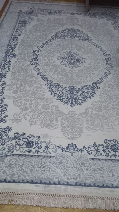 Продам ковёр 3/2 очень красивый  30000т